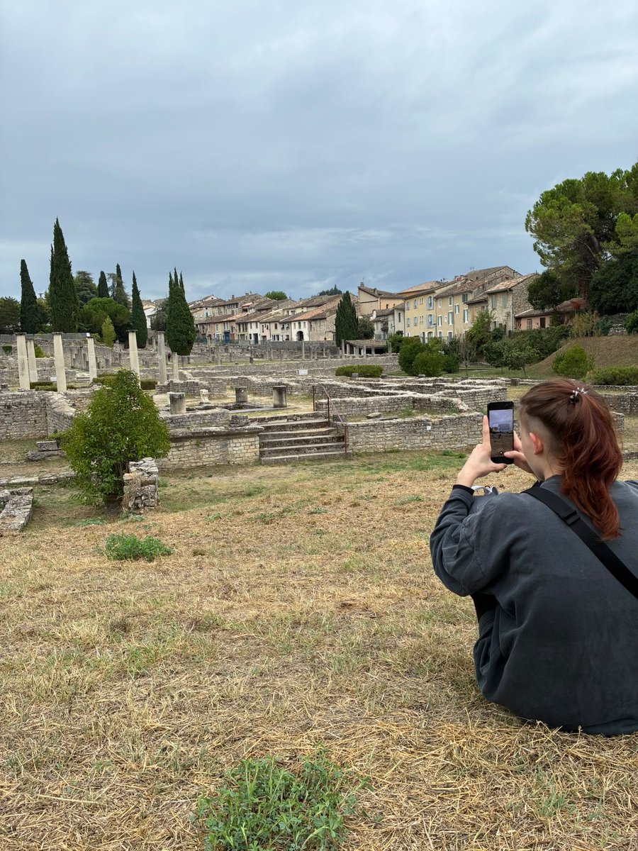 dansstillyappin's tweet photo. I could not for the life of me find dnp pics from an archeological site so it's just me for this #phanniefriday but I'm having the best time on uni excursion (I'm exhausted tho) https://t.co/l8qRTVQGX5