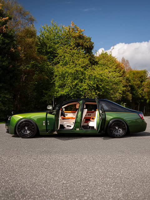 competitionreal's tweet photo. Rolls Royce Ghost 🔥 https://t.co/JX0QhWnRz4