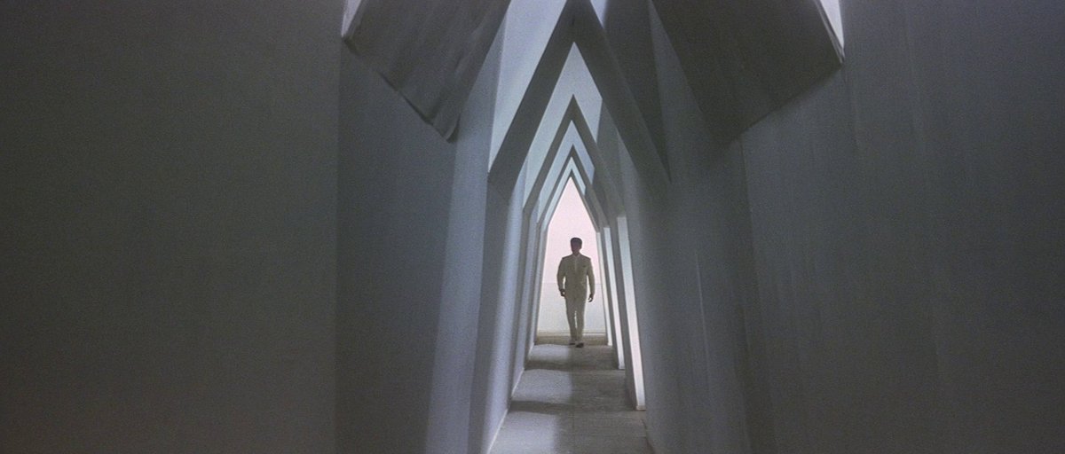Retrofilmm's tweet photo. Tokyo Drifter (1966) dir. Seijun Suzuki https://t.co/pOPFURfBH1