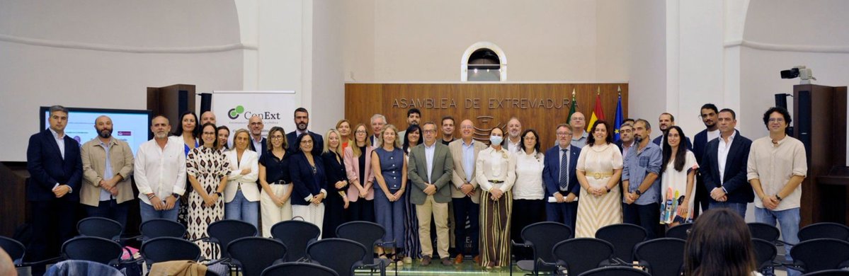 Cienciamento's tweet photo. Presentación de las 20 parejas que formarán parte del programa #ConExt para conectar ciencia y política en Extremadura | #CienciaenelParlamemto https://t.co/CuL6K4vpPA https://t.co/hfLtmhzihe
