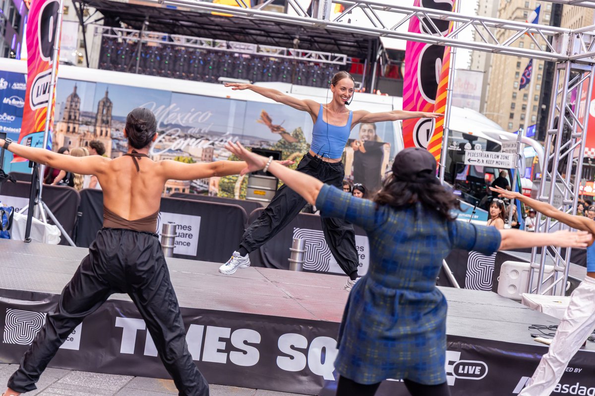 TimesSquareNYC's tweet photo. https://t.co/0Ddz1LmUob