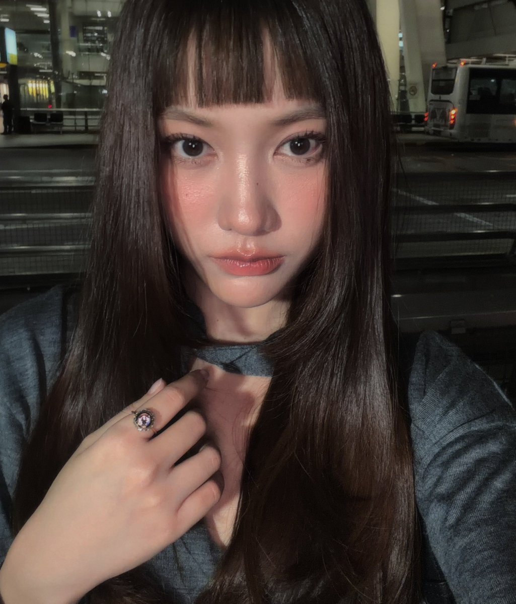 myosotis285's tweet photo. Is it just me or is this really a cartoon version of her inside the ring? 😍

SAROCHA X VALENTINO PFW SS27
#ValentinoSS27xFreen https://t.co/xy0OeSfPXa