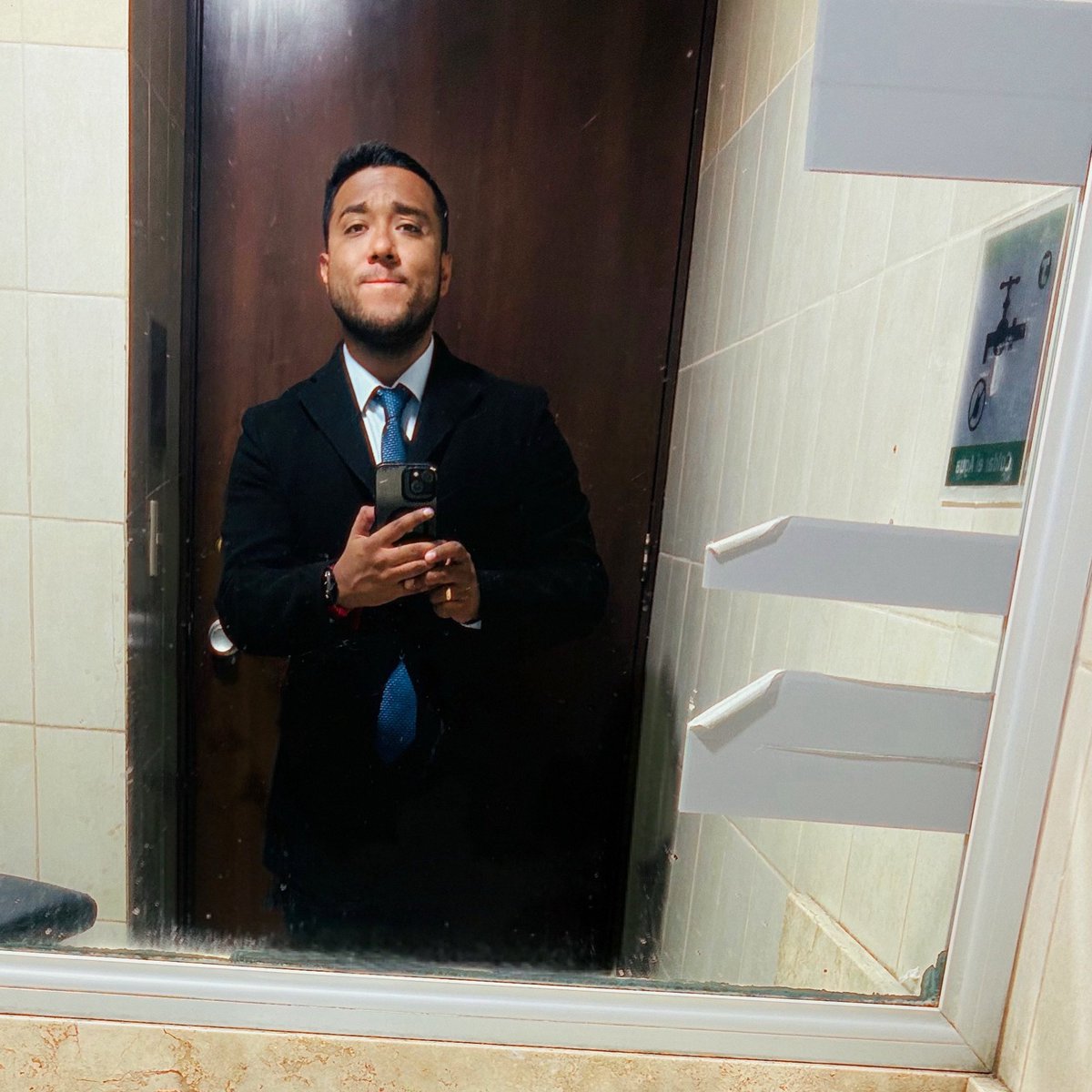 VarelaCuriel's tweet photo. Saliendo de audiencia 👨🏽‍⚖️👨🏽‍⚖️👨🏽‍⚖️ #REVSAABOGADOS https://t.co/wCoqbJPjQu