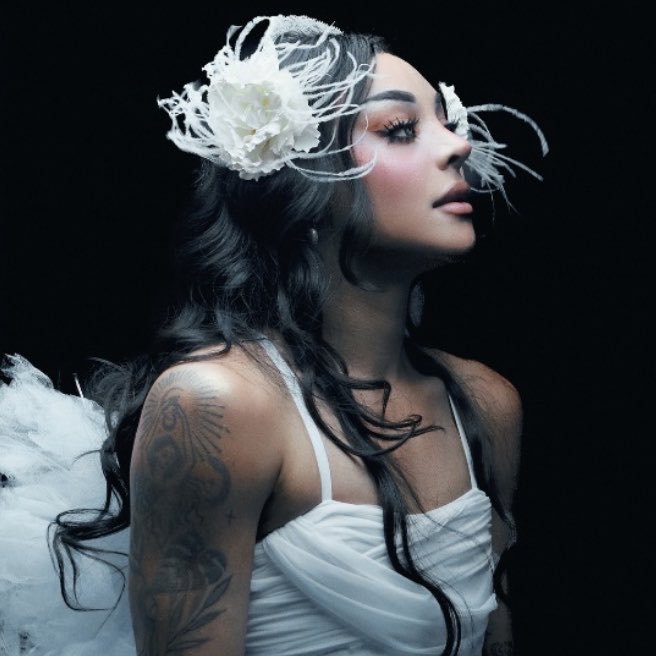 poponze's tweet photo. HIT! “LOST IN LUST”, novo álbum de Pabllo Vittar, já possui mais de 1 MILHÃO de streams recebidos em seu primeiro dia no Spotify. 🖤🪽 https://t.co/wXnT1fiElY
