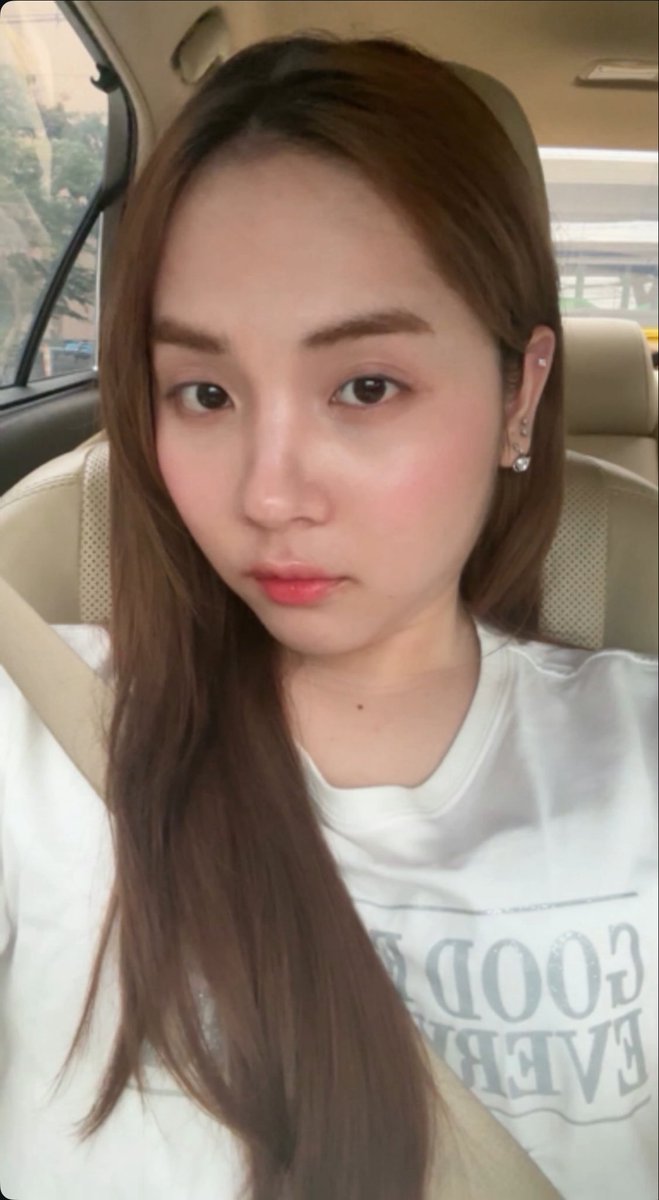 L3ouquet_'s tweet photo. ชั้นเหงาชั้นอยากมีคนโทรคุยก่อนนอนทุกคืน https://t.co/klEybGujc9