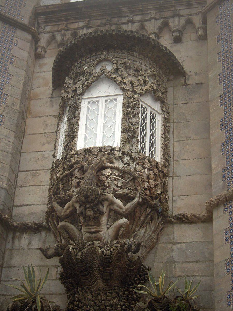 past_path's tweet photo. Pena Palace. Red towers, a blue dome, a drawbridge that never defended anything.

Everyone thinks it's medieval.

It was built in the 1840s–50s by an artist-king, Ferdinand II  on the ruins of a monastery the 1755 earthquake had flattened.

It's a daydream in stone. 🎨 https://t.co/zKvhCLwDzz