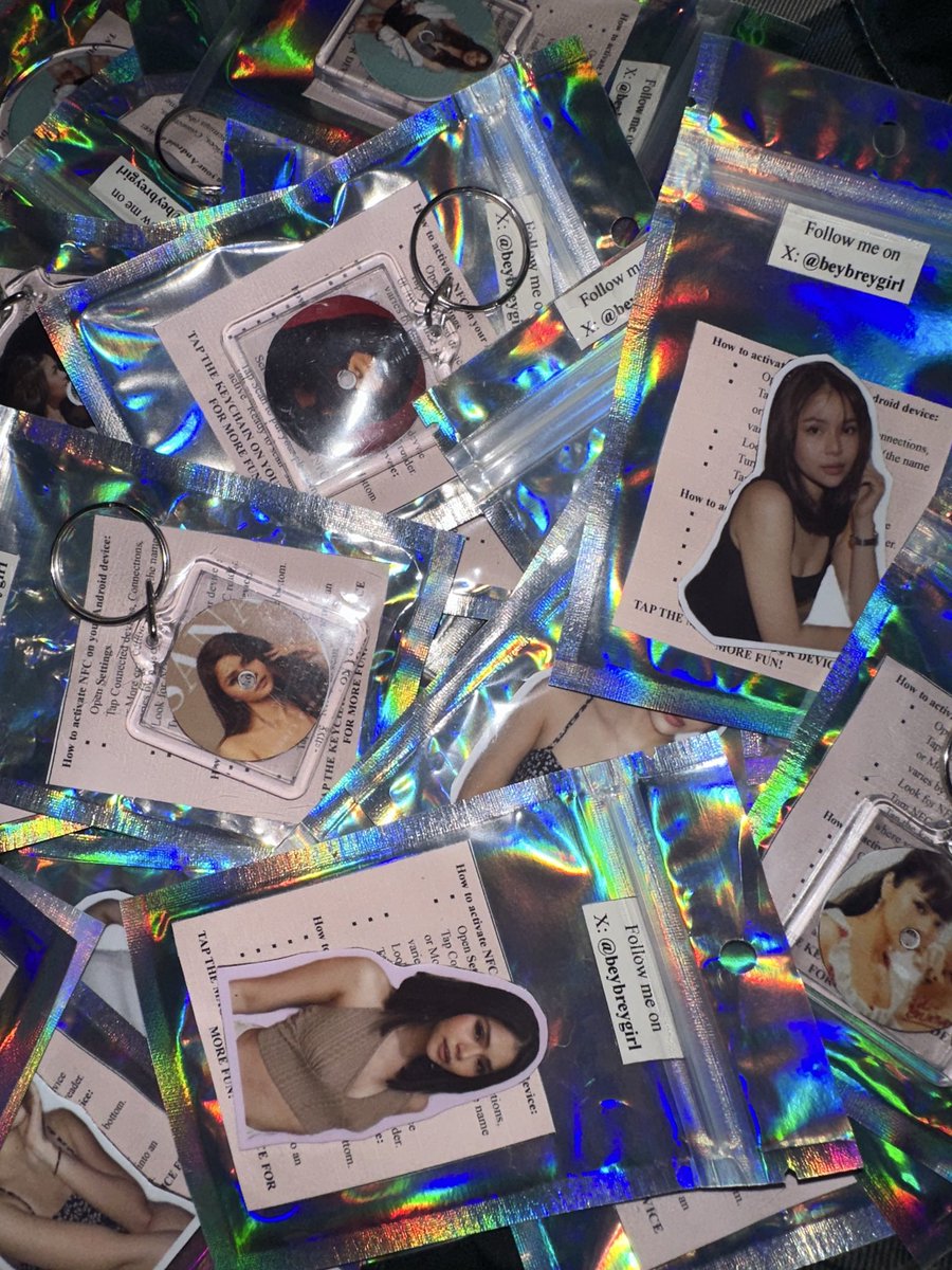 beybreygirl's tweet photo. Hey guys! I’ll be giving out some freebies on Sunday for Aubrey’s gig!🫶

Randomly giving away NFC Ref Magnets, NFC Keychains, and regular Ref Magnets nasa 50pcs something lang

Also shy ako😭 baka may gustong maghelp sakin magpamigay +buddy na rin kasi wala akong kaclose huhu https://t.co/fWF1pQrbxC