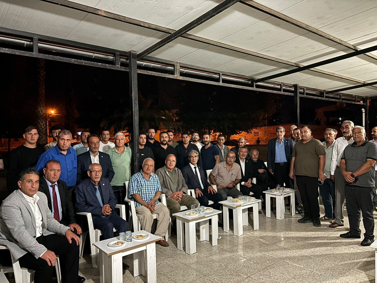 urfayeniparti's tweet photo. KISAS’TA YENİ PARTİ’NİN VİZYONUNU VE HEDEFLERİNİ ANLATTIK

Yeni Parti Şanlıurfa İl Başkanımız Ecz. Bozan Sürücü, İl Kadın Kolları Başkanımız Melek Coşkun, İl Gençlik Kolları Başkanımız Arif Can Konu ve İl Yönetimimizle birlikte Kısaslı gençlerimiz ve hemşehrilerimizle bir araya geldik.

Sorunları, talepleri ve beklentileri tek tek dinledik, notlarımızı aldık.

Dinleyen, değer veren ve çözüm için çalışan bir anlayışla halkımızın yanındayız.

Bu güzel buluşmadaki ev sahipliği ve misafirperverliği için İl Gençlik Kolları Başkanımız Arif Can Konu’ya ve Eski Kısas Belediye Başkanı Ali Ersöz’e teşekkür ediyoruz.

Kısas’ın sesi, Şanlıurfa’nın sesi.

@yenipartiyiz @eczozgurozel @EnsarAytekin10 @MTanal 
@Konuarifcan @Melekcoskunn4