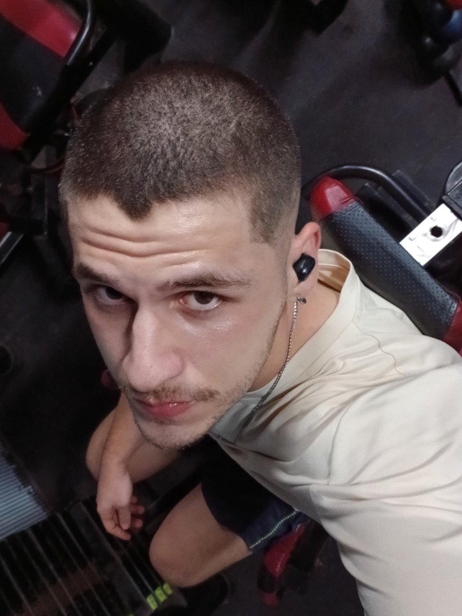 fracassossauro's tweet photo. oi gente mds https://t.co/hfg8eogV4V