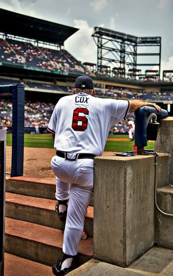 DanoBraves's tweet photo. In 2021, we did it for Hank.

Let’s get one #For6. https://t.co/9ctdwzP0Mn