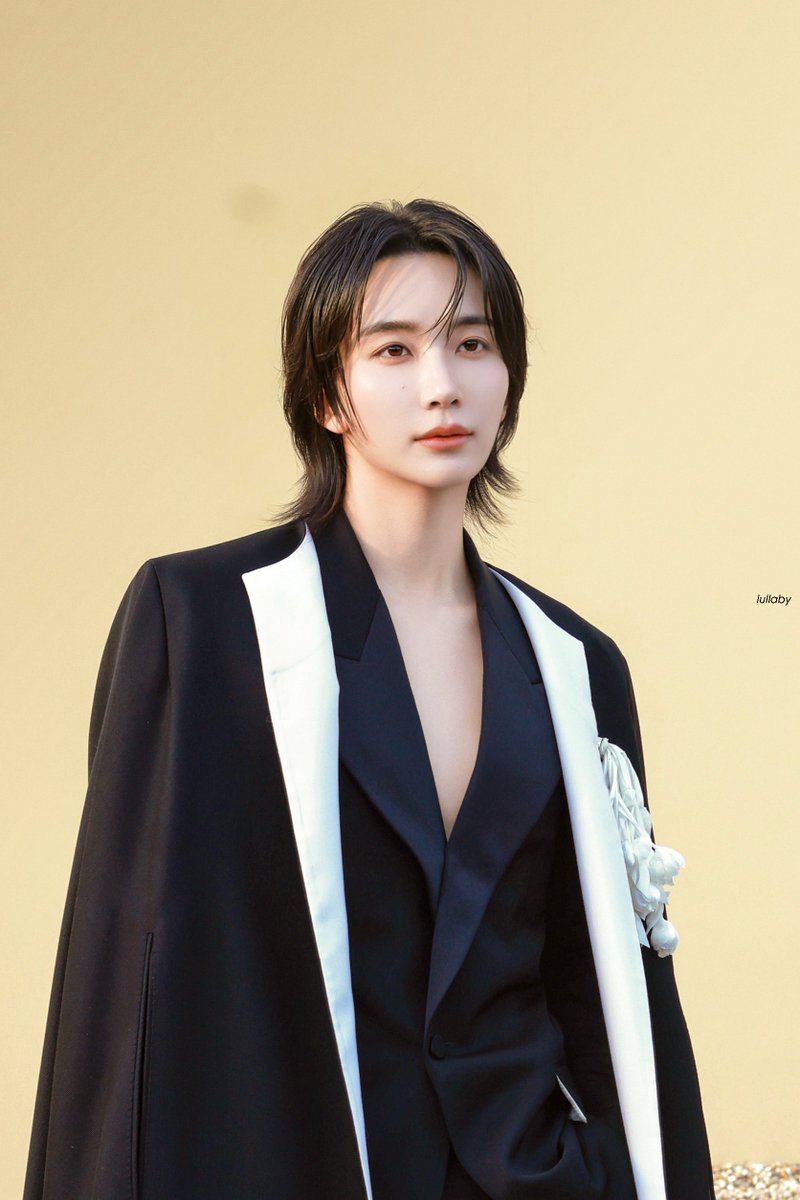 lullaby_1004yjh's tweet photo. 261002 PARIS
GIVENCHY
#정한 #윤정한 #JEONGHAN
#ジョンハン #尹净汉 
#JEONGHANxGIVENCHY
#GivenchySS27
#ParisFashionWeek
#세븐틴     #seventeen
@pledis_17 @givenchy https://t.co/Z4ijy2WEkC