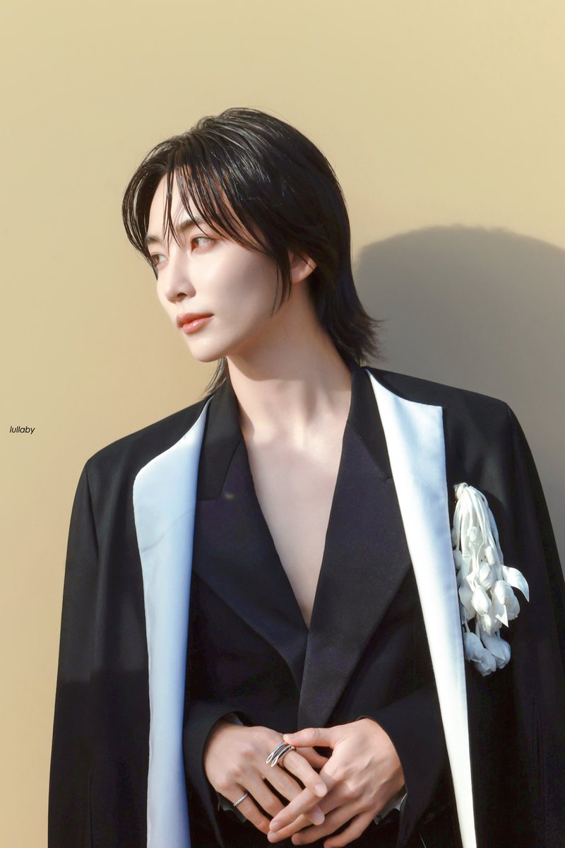 lullaby_1004yjh's tweet photo. 261002 PARIS
GIVENCHY
#정한 #윤정한 #JEONGHAN
#ジョンハン #尹净汉 
#JEONGHANxGIVENCHY
#GivenchySS27
#ParisFashionWeek
#세븐틴     #seventeen
@pledis_17 @givenchy https://t.co/Z4ijy2WEkC