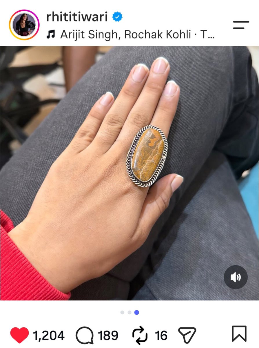 lostinchaosssss's tweet photo. Rhiti posted the good luck charm Qazi gave her. 
Honestly, the bond Qazi has built with Rhiti in just 2–3 days feels more genuine than his bond with his so-called group in 3 weeks.

#BiggBoss20 #bb20 https://t.co/nCH8LlJECO