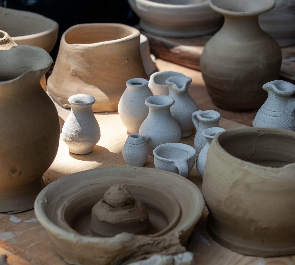 MountainLore_'s tweet photo. Clay &amp; Tradition

Time-honored craft, continually renewed.

#Pottery #TraditionalCraft #CulturalHeritage #FolkCulture https://t.co/gHT8NeuejM