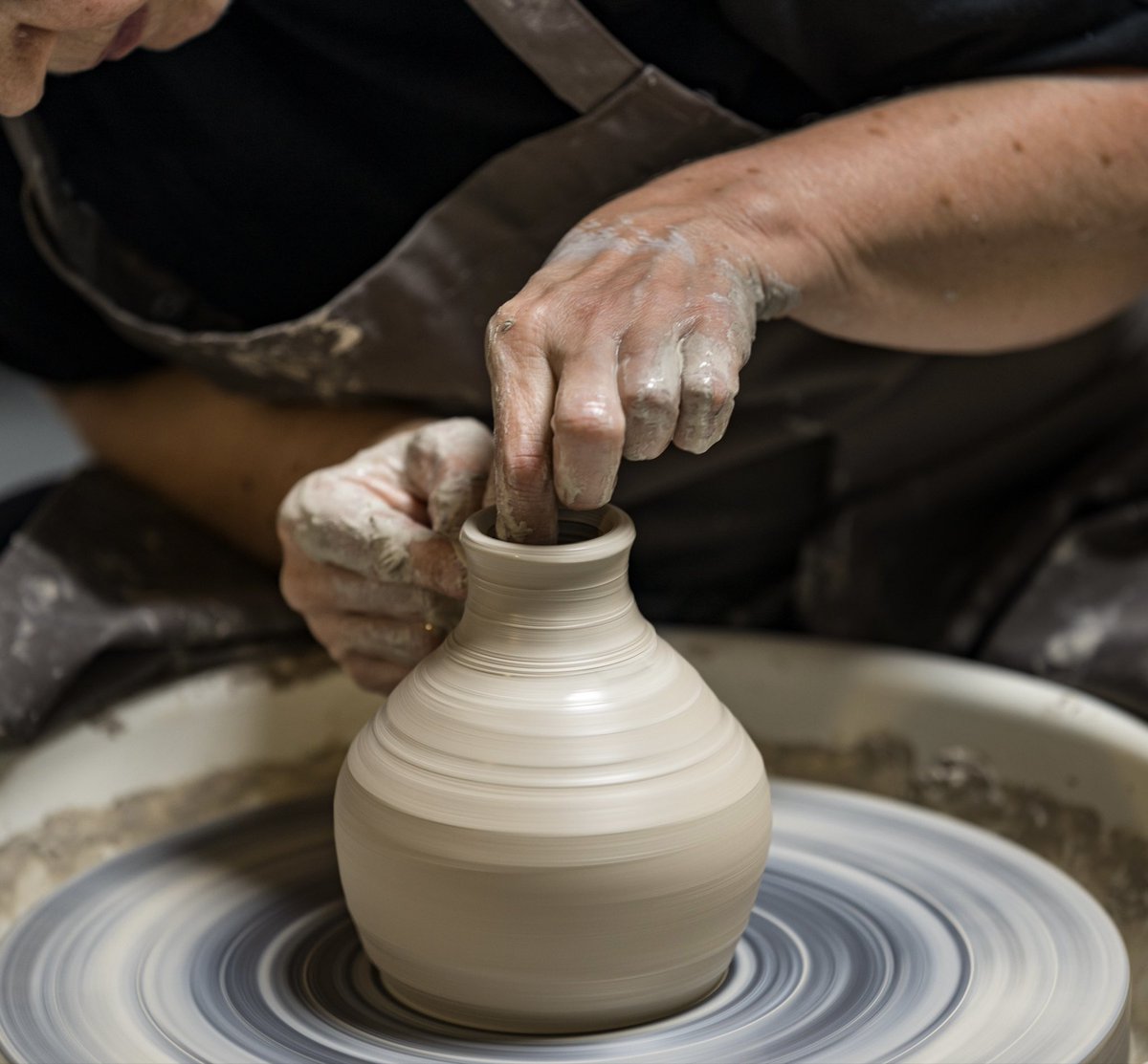 MountainLore_'s tweet photo. Clay &amp; Tradition

Time-honored craft, continually renewed.

#Pottery #TraditionalCraft #CulturalHeritage #FolkCulture https://t.co/gHT8NeuejM