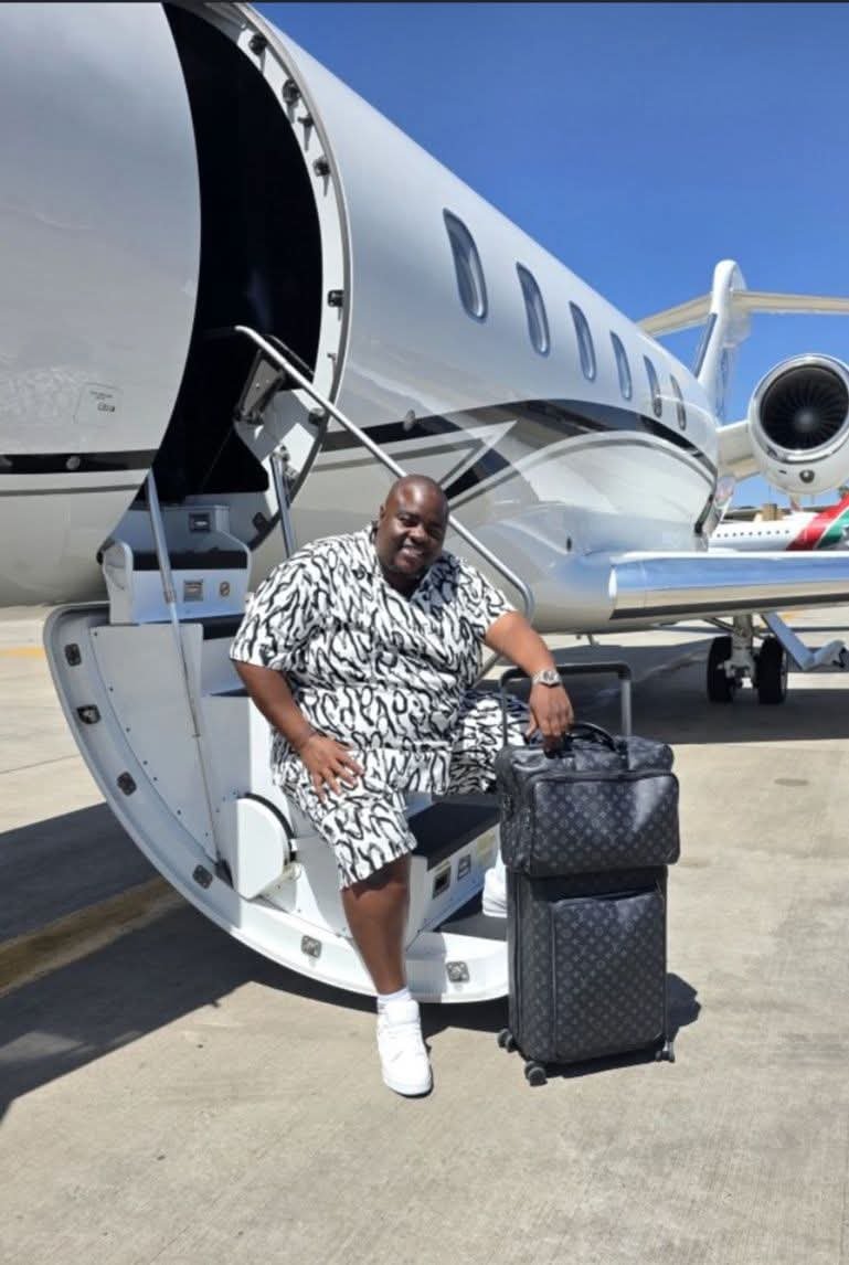 SandileMakeba's tweet photo. I speak for every Zimbabwean when I say the regime cannot force a nation to grieve for a man who looted its future. They invite themselves to multi-million dollar weddings and share illegal tenders within their elite cartel, but expect ordinary Zimbabweans to cry when tragedy hits their circle. Grief is a natural feeling, not a state mandate.