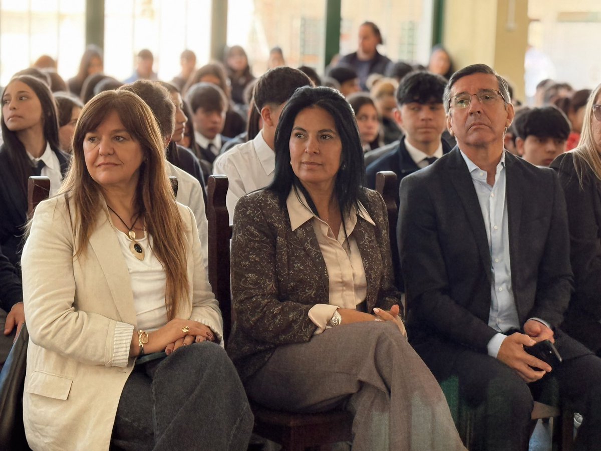 gvalenzuelaok's tweet photo. En #Corrientes sabemos que una ley no alcanza si no llega a las aulas: por eso valoro la primera capacitación sobre la Ley Penal Juvenil que se realizó en #Esquina.

La nueva norma, debatida en democracia, reemplazó una de la dictadura. https://t.co/uZAowyoRCL