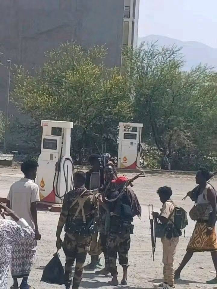 Chakham_Analyst's tweet photo. This is no longer a proxy war. Some photo evidences Eritrean fighters spotted in Afar front as per Tsimdo https://t.co/qnmUvuUH5K