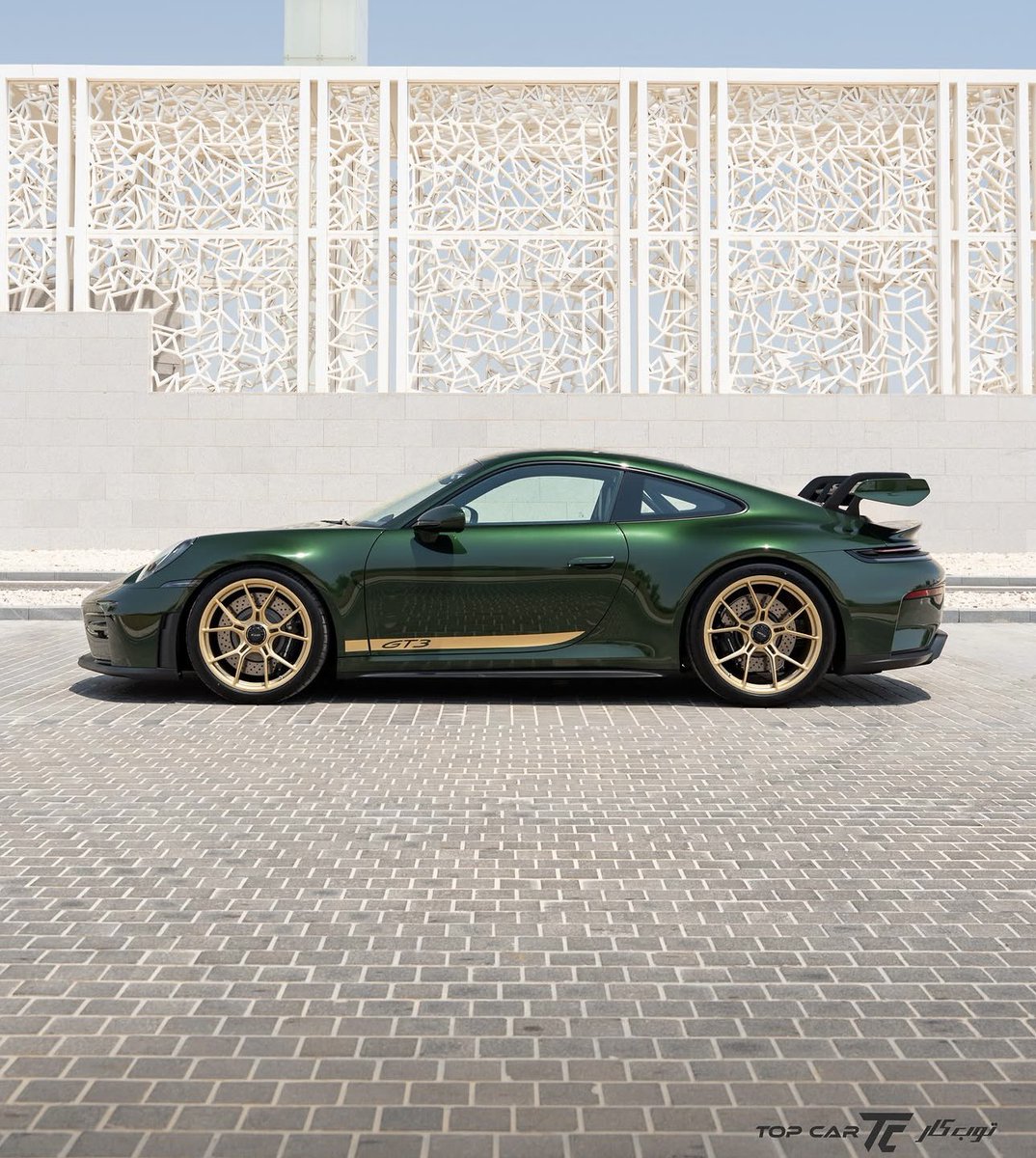 PorscheCIub's tweet photo. Oak Green Metallic Neo 992 GT3 https://t.co/AinuhSAQh2