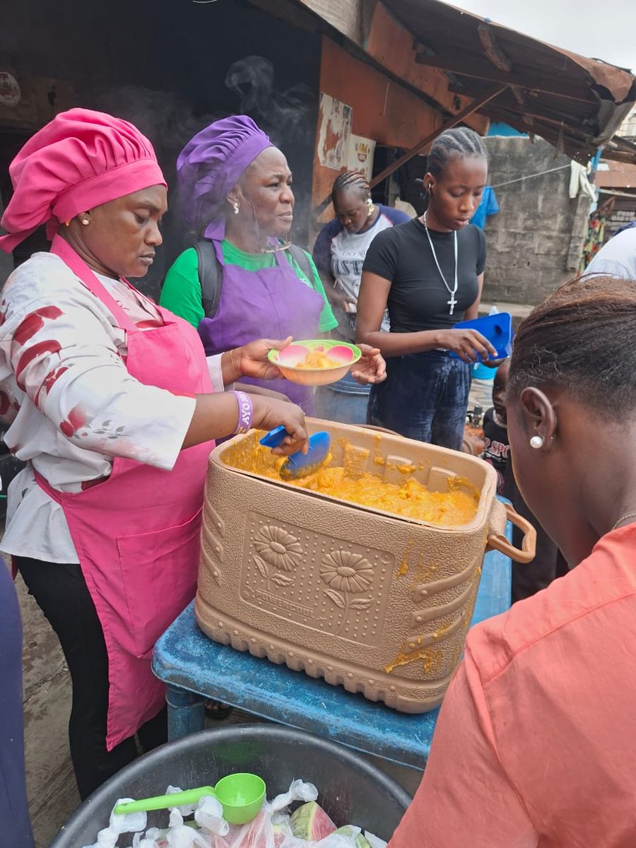 Chamagne_NG's tweet photo. 211 children, countless smiles! ❤️
Our Community Kitchen at Isale Awori Community, Ikeja, brought nourishment and joy to children through delicious meals and refreshing watermelon.
One community, one meal, one child at a time. 🍲 #CommunityKitchen #NourishingLives https://t.co/yTd4xnqArW