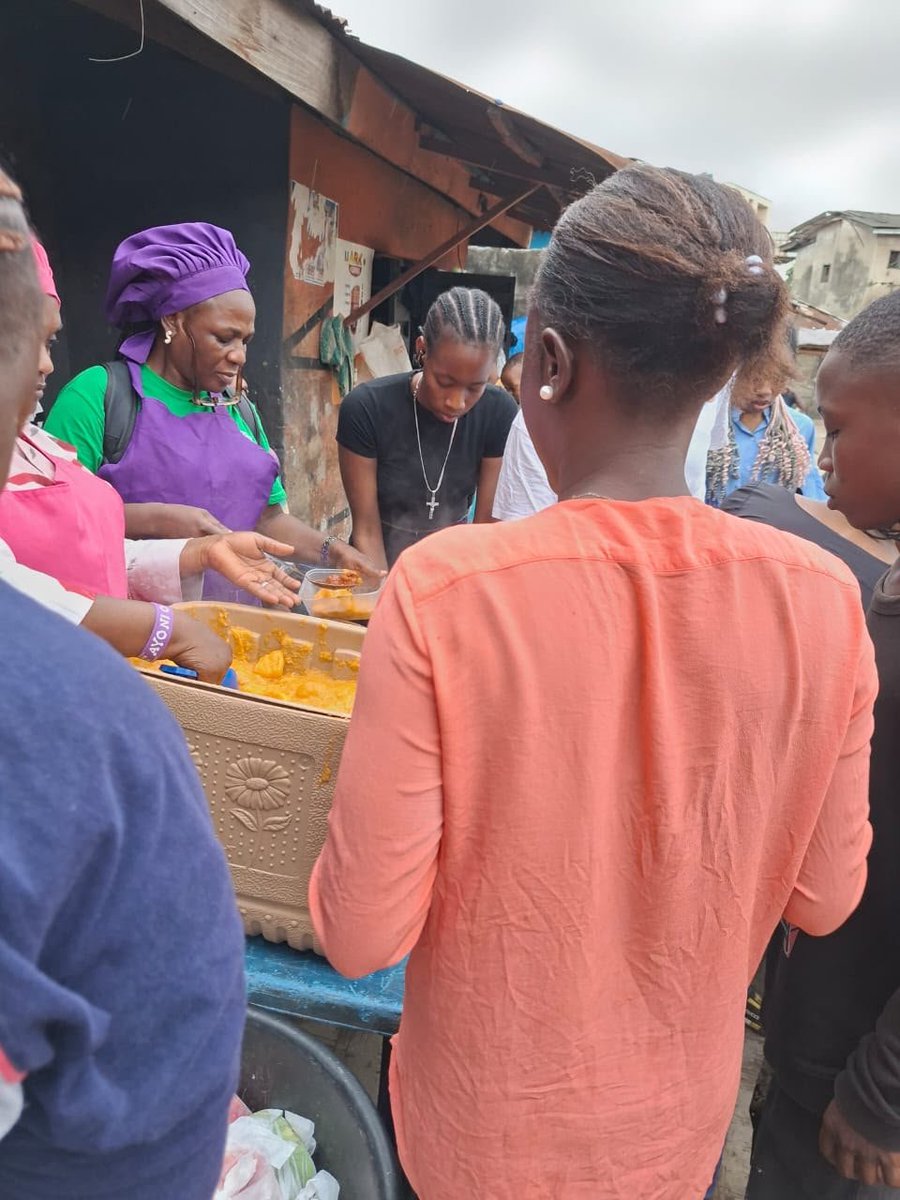 Chamagne_NG's tweet photo. 211 children, countless smiles! ❤️
Our Community Kitchen at Isale Awori Community, Ikeja, brought nourishment and joy to children through delicious meals and refreshing watermelon.
One community, one meal, one child at a time. 🍲 #CommunityKitchen #NourishingLives https://t.co/yTd4xnqArW