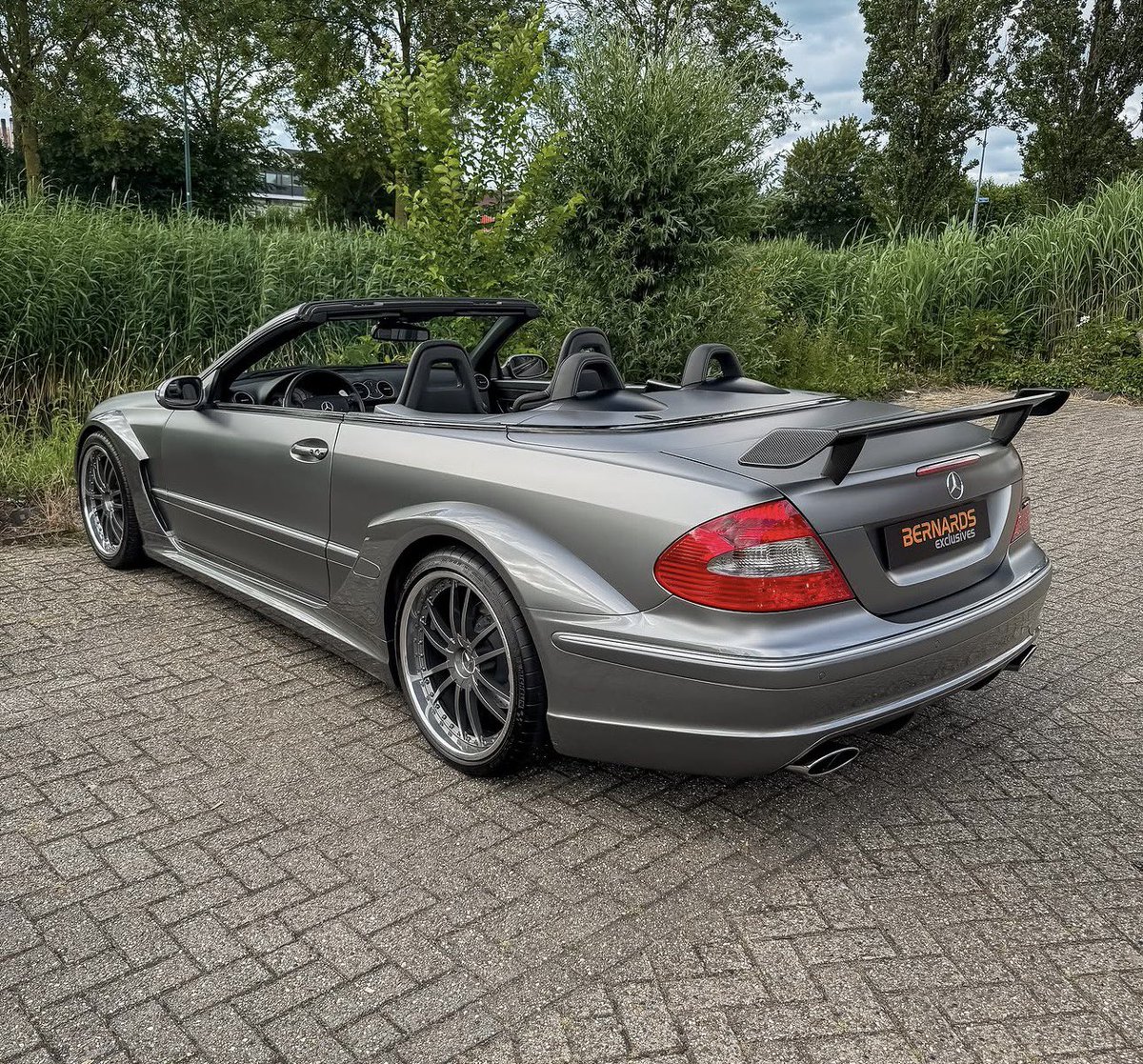 FlawlessSpec's tweet photo. Palladium Silver Magno Mercedes-Benz CLK DTM AMG Roadster https://t.co/mGGoloMN8b