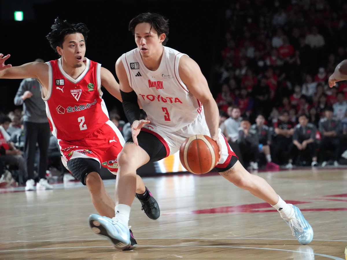 nikkei_sports's tweet photo. #富樫勇樹 選手に計4度の延長戦の間に何を考えていたかを聞くと、「がむしゃらにプレーするしかなかった」とのこと。「全員が疲れ、お互いにミスがあったけど、諦めない気持ちはすごく強かったと思う。今日みたいな諦めない試合をして、平日もたくさんの人に来てもらえるチームをつくっていきたい」 https://t.co/qYF6SG4KZb