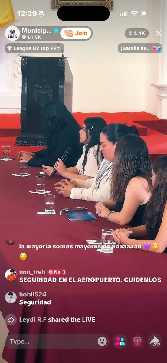 Moon_Ale13's tweet photo. En vivo reunión de Army y el alcalde

📎→https://t.co/vEzLB2MCxS

#BTS_WORLDTOUR_ARİRANG https://t.co/YaJbNS4Qhc