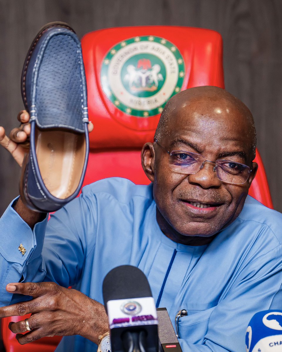 iam_kelex's tweet photo. Governor Otti pulls off his shoe and says, “This is Aba Made.”

Proudly Aba! Many thought the shoe was foreign-made until they saw the words “Aba Naija Made” written on it.

His Excellency supporting local brands and proudly promoting Made-in-Aba products. 🇳🇬👏

📸:@iam_kelex https://t.co/BtVoD55Mgj