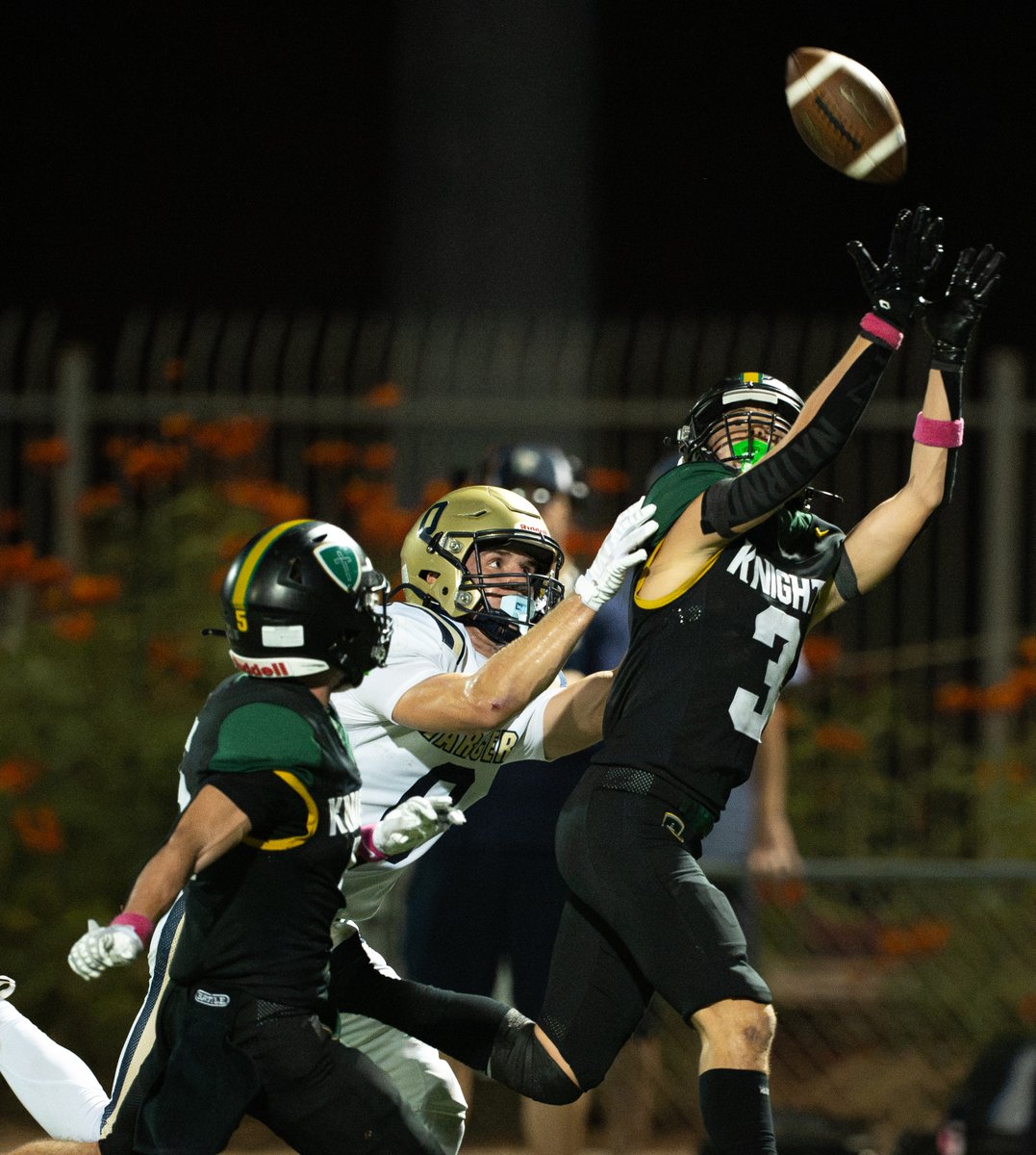 yesanothertweet's tweet photo. A few frames from last night's game between @BFHS_ChargersFB visiting @GCHS_KnightsFB. This was a battle between two 6-0 teams but the Chargers' defense dominated the Knights. #azpreps #azprepfootball #highschoolfootball
@JUSTCHILLY @gridironarizona https://t.co/JigXcCvkbq