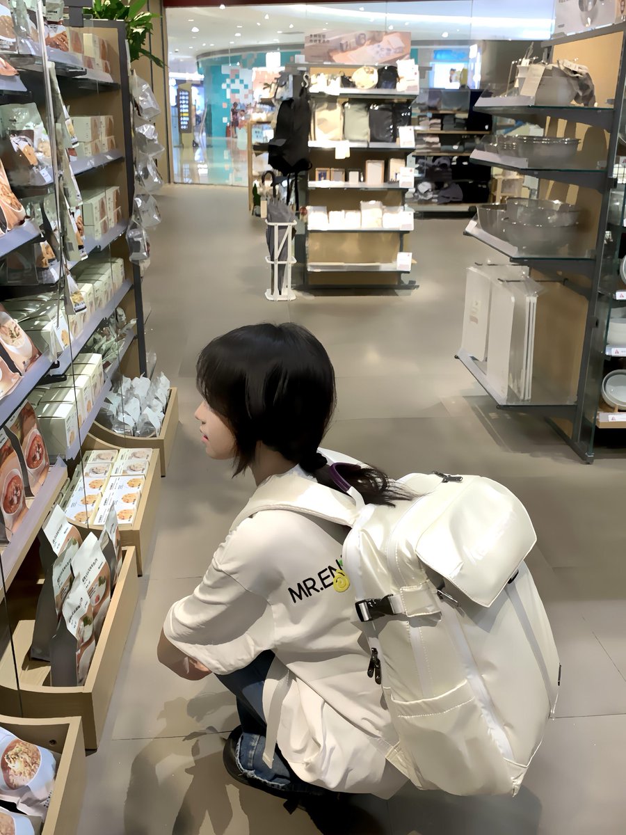sandra44yn0's tweet photo. 新拍的照片

有人想锐评一下我15岁的福嘛 🥹     

不要🚪..赶紧看完删.

真没有🚪 流言 1 我真的给呀 https://t.co/uLQTCjegXV