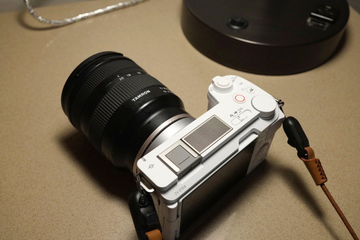 Yuda_Hunter's tweet photo. 査定依頼の画面で、希望価格を書く手が止まる。高く売れれば、これからの暮らしの選択肢が増える気がする。けれど、査定額は売る理由そのものではありません。 https://t.co/1CtKfnU2UX