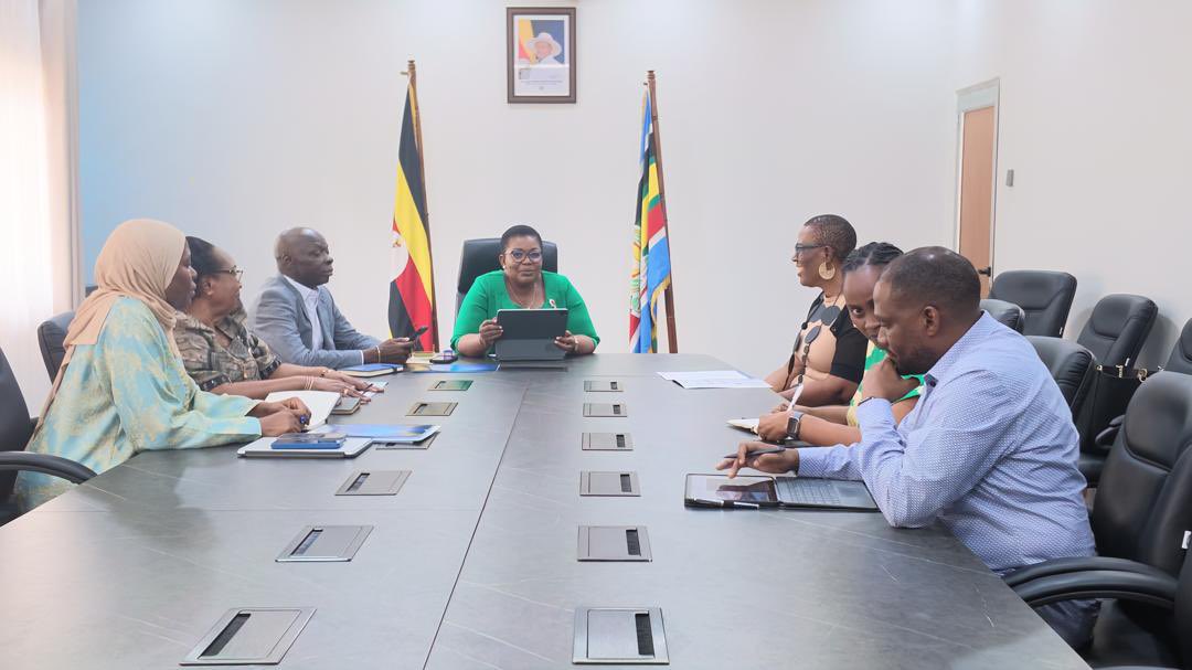 MoICT_Ug's tweet photo. Led by Rt. Hon. @JustineLumumba ;
The Ministry of ICT and National Guidance held discussions with @UNDPUganda Resident Representative Ms. Nwanna Vwede-Obahor & team on strengthening cooperation to advance Uganda’s digital transformation agenda.

The Ministry appreciated UNDP’s longstanding support, including the Digital Transformation Roadmap, innovation hubs, digital equipment and institutional capacity-building.

As Uganda moves into the next phase of digital transformation, the Ministry looks forward to deepening this partnership to accelerate implementation and deliver tangible digital services and opportunities for citizens.