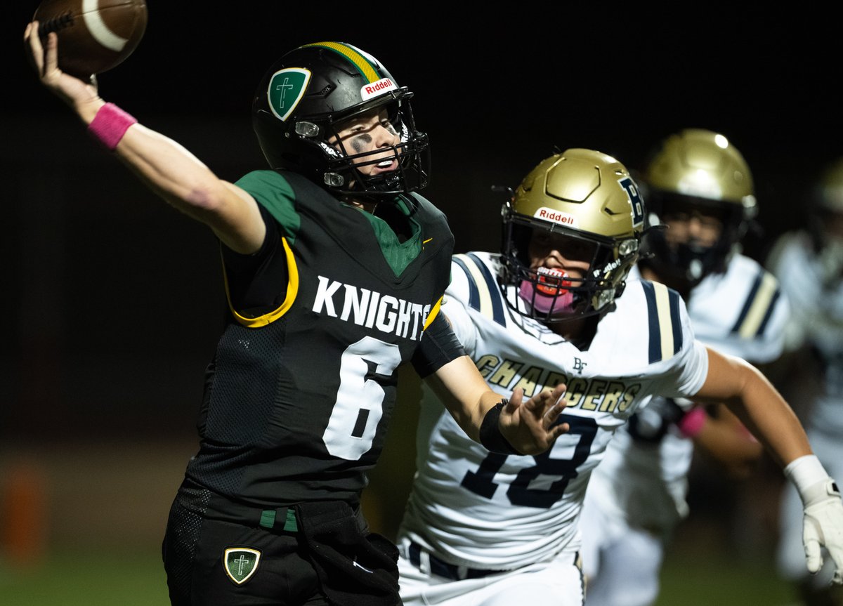 yesanothertweet's tweet photo. A few frames from last night's game between @BFHS_ChargersFB visiting @GCHS_KnightsFB. This was a battle between two 6-0 teams but the Chargers' defense dominated the Knights. #azpreps #azprepfootball #highschoolfootball
@JUSTCHILLY @gridironarizona https://t.co/JigXcCvkbq