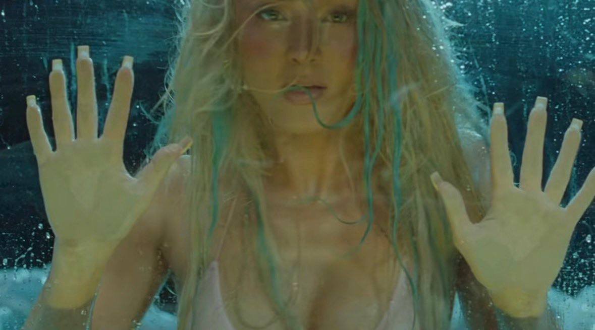 Zlutvision's tweet photo. I HAVE BEEN TELLING YALL WE ARE GETTING MERMAID ZARA FOR BLUE MOON MV!! 🧜🏼‍♀️🌀🌊 https://t.co/foFnampbfT