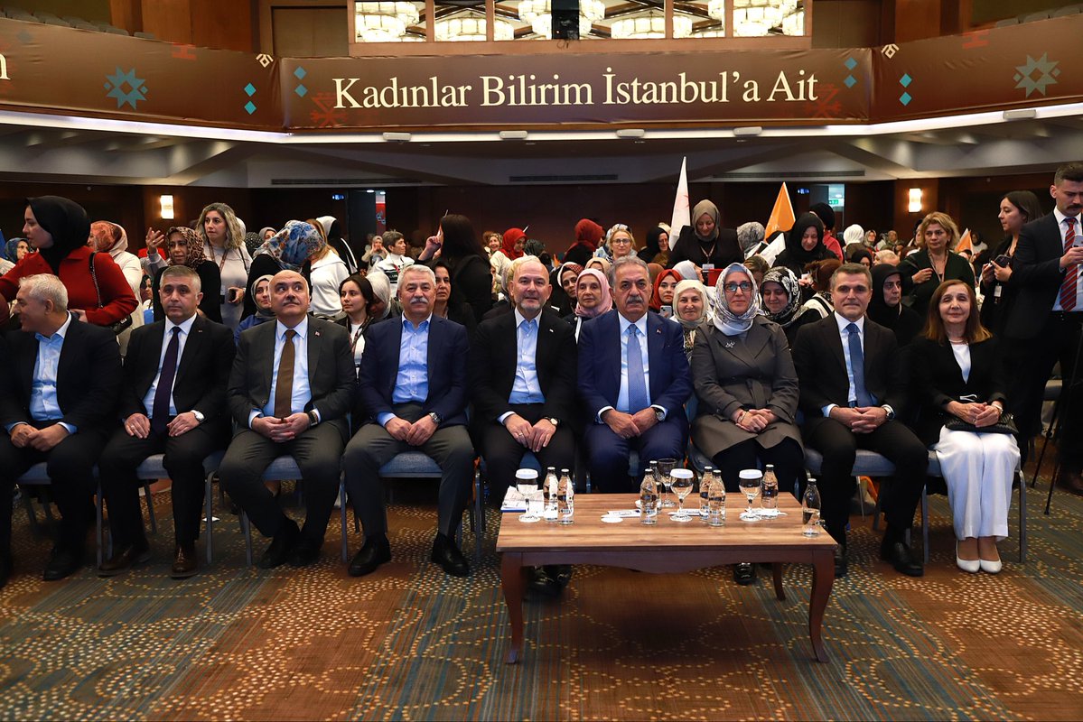 akkadinistanbul's tweet photo. Mahalle Başkanları İstişare ve Değerlendirme Toplantımızda, siyasetin hafızasına ve teşkilat tecrübesine uzanan kıymetli bir buluşma gerçekleştirdik.

Genel Merkez Siyasi ve Hukuki İşler Birim Başkanımız Sayın @Hayati_Yazici’nın anlatımıyla “Siyasetin Hafızası” programında; geçmişten bugüne siyasetin birikimini, tecrübelerin teşkilat hayatındaki karşılığını ve siyasi hafızanın önemini konuştuk.

Tecrübenin aktarıldığı, hafızanın canlı tutulduğu bu buluşmayla #BizimHikayemiz’i konuşmaya devam ettik.