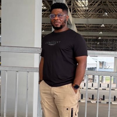 Uno_009's tweet photo. 🚨 BREAKING: ELIJAH NOAH RELEASED

Elijah Noah, the Obidient Coordinator in Akwa Ibom State, has been released.

He is now back with his loved ones and supporters following his earlier detention. https://t.co/fB3DZ1LCHS