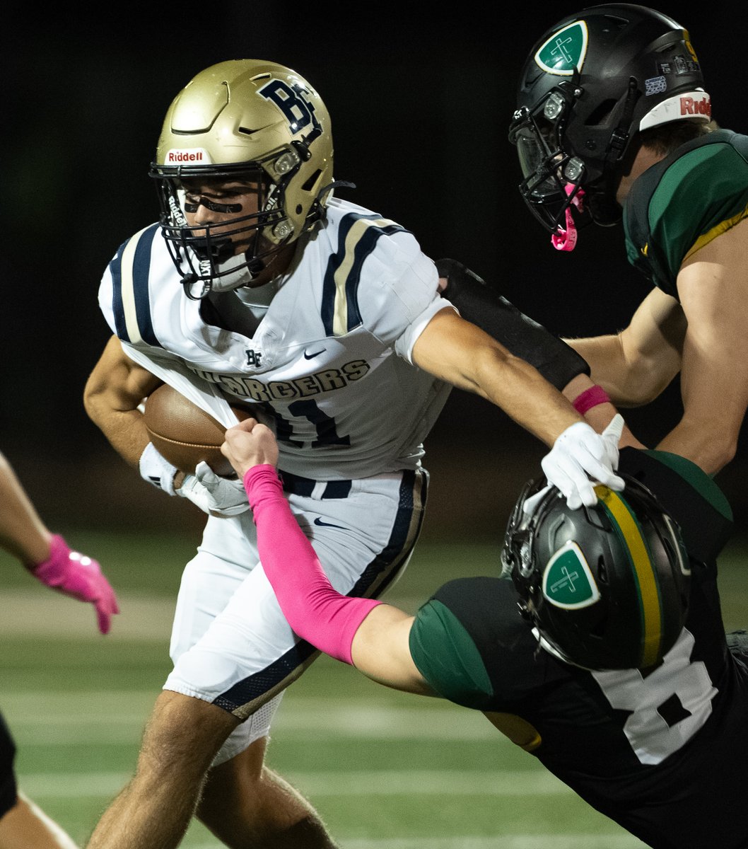 yesanothertweet's tweet photo. A few more frames from last night's game between @BFHS_ChargersFB visiting @GCHS_KnightsFB. This was a battle between two 6-0 teams but the Chargers' defense dominated the Knights. #azpreps #azprepfootball #highschoolfootball
@JUSTCHILLY @gridironarizona https://t.co/iucSBVCPAz