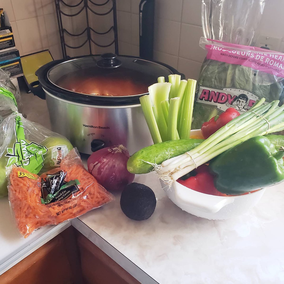 SophiaDees's tweet photo. Feeling tired, sluggish, and constantly bloated? What we eat every day may be a major reason. Processed foods with chemicals and fillers can be hard for our bodies to handle. Fuel your body with fresh, whole foods—not junk. https://t.co/G8izYhuMOo