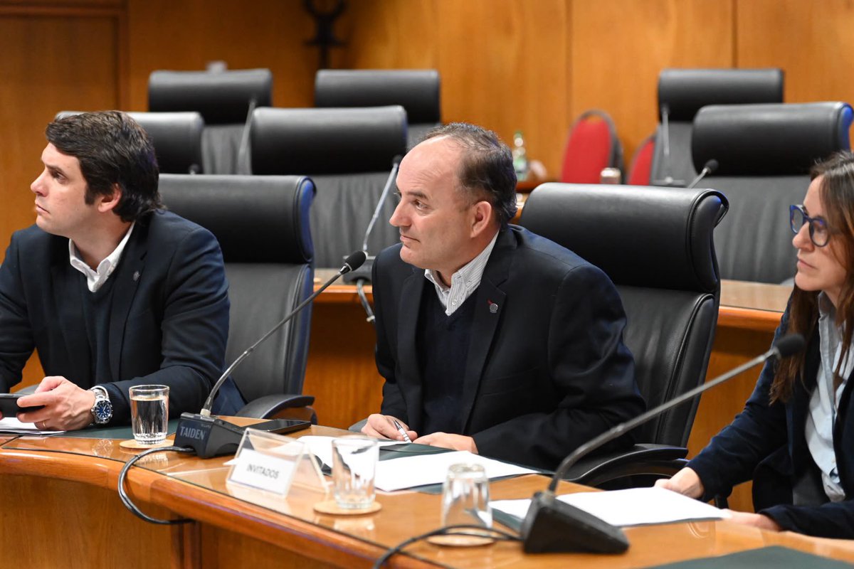 pabloabdala66's tweet photo. La comisión de hacienda sigue con el tratamiento del proyecto de competitividad. Comparecieron la ARU y la Federación Rural, la Cámara Fintech, la Liga de Defensa Comercial y la Industria Química. La mirada con relación a la propuesta es, en general, favorable. Pero no habrá mejora de la competitividad auténtica si no se abordan los temas profundos. Como logística, energía y relaciones laborales. Y nada de eso viene en el proyecto.
