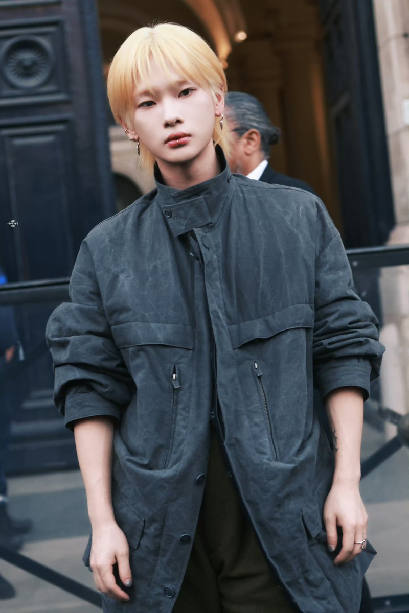 mylandspace0077's tweet photo. โจวเจิ้นหนาน - แฟชั่นวีค 

Yohji Yamamoto 

credit : 
https://t.co/GkDUCaDwWY https://t.co/fw4BWg2qEb