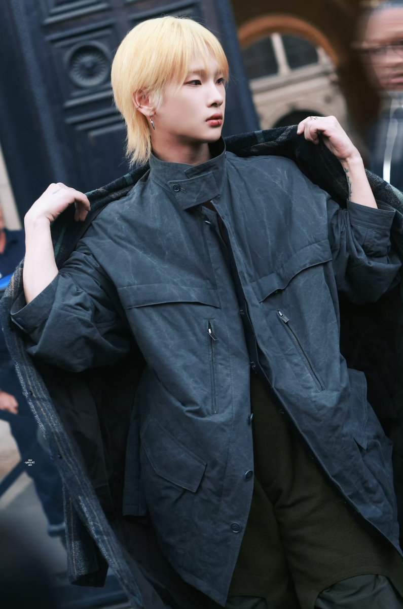 mylandspace0077's tweet photo. โจวเจิ้นหนาน - แฟชั่นวีค 

Yohji Yamamoto 

credit : 
https://t.co/GkDUCaDwWY https://t.co/fw4BWg2qEb