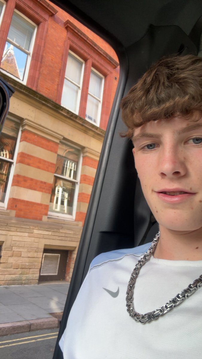 MasterDeDeUk's tweet photo. Look into my eyes👀, yeah you know your place, yeahhhh go on your knees beta boy🧎, I am gonna fuck your mind and wallet💳, be a good boy for me👿😏 https://t.co/2vjCMsNh2d
