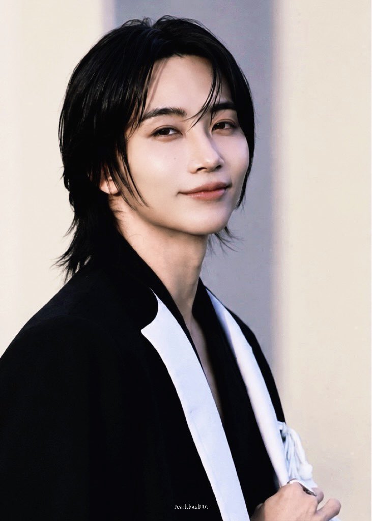 pearlcloud1004's tweet photo. 251002 GIVENCHY
#윤정한 #정한 #JEONGHAN #ジョンハン
#세븐틴 #SEVENTEEN
#JEONGHANxGIVENCHY
#GivenchySS27
#ParisFashionWeek https://t.co/eJXgbBB3ba