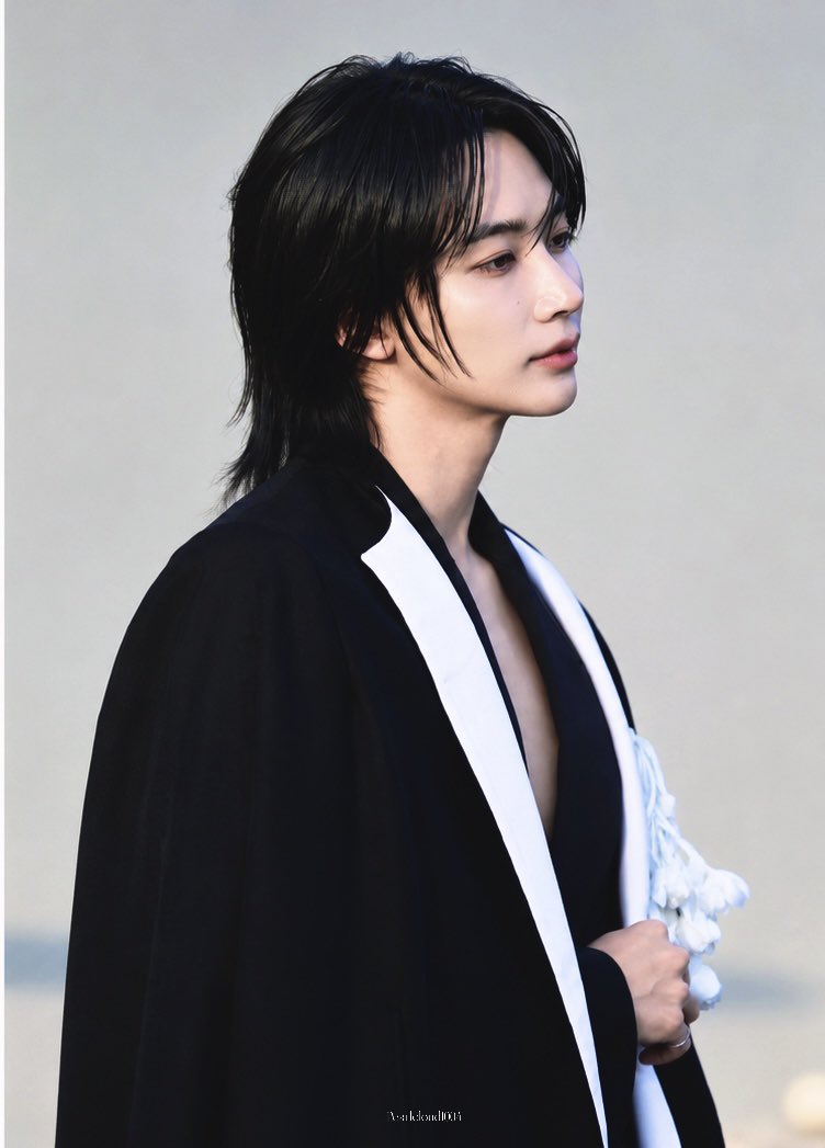 pearlcloud1004's tweet photo. 251002 GIVENCHY
#윤정한 #정한 #JEONGHAN #ジョンハン
#세븐틴 #SEVENTEEN
#JEONGHANxGIVENCHY
#GivenchySS27
#ParisFashionWeek https://t.co/eJXgbBB3ba