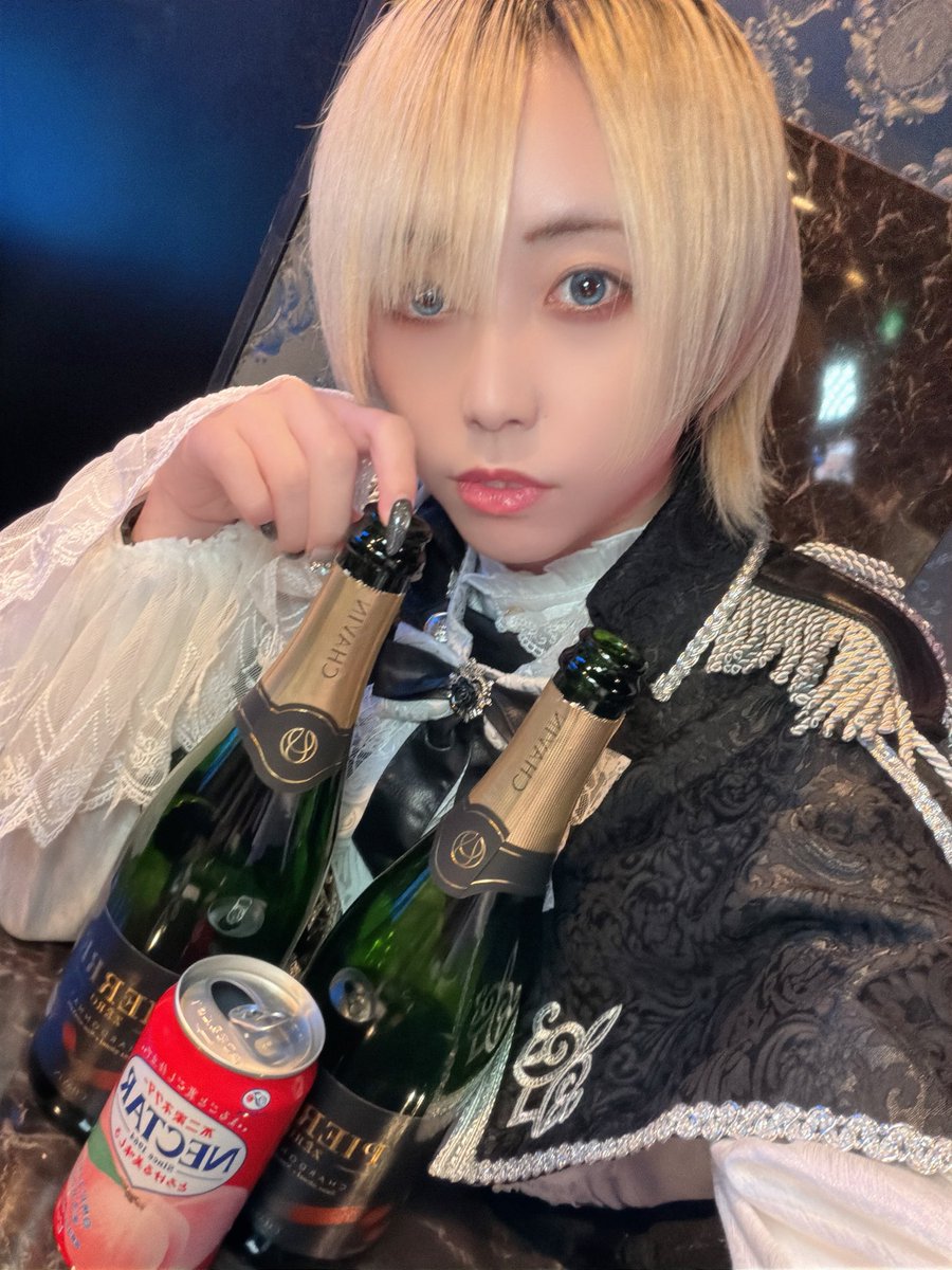 nightmare_rik's tweet photo. ︎✧1002︎✧
今日も新規セットで🍾大感謝( т т )オムライスも食べさせてもらっちゃった🎶仙台の食べ物すごい気に入ってくれてて嬉しかったです！まさかのサプライズすぎる🫪弾丸ありがとう🫪Tシャツ着てきて約束守ってくれた🥹🫶前乗りして来てくれてありがとう~！明日も会える、ってｺﾄ？！ https://t.co/g7sI0JswYp