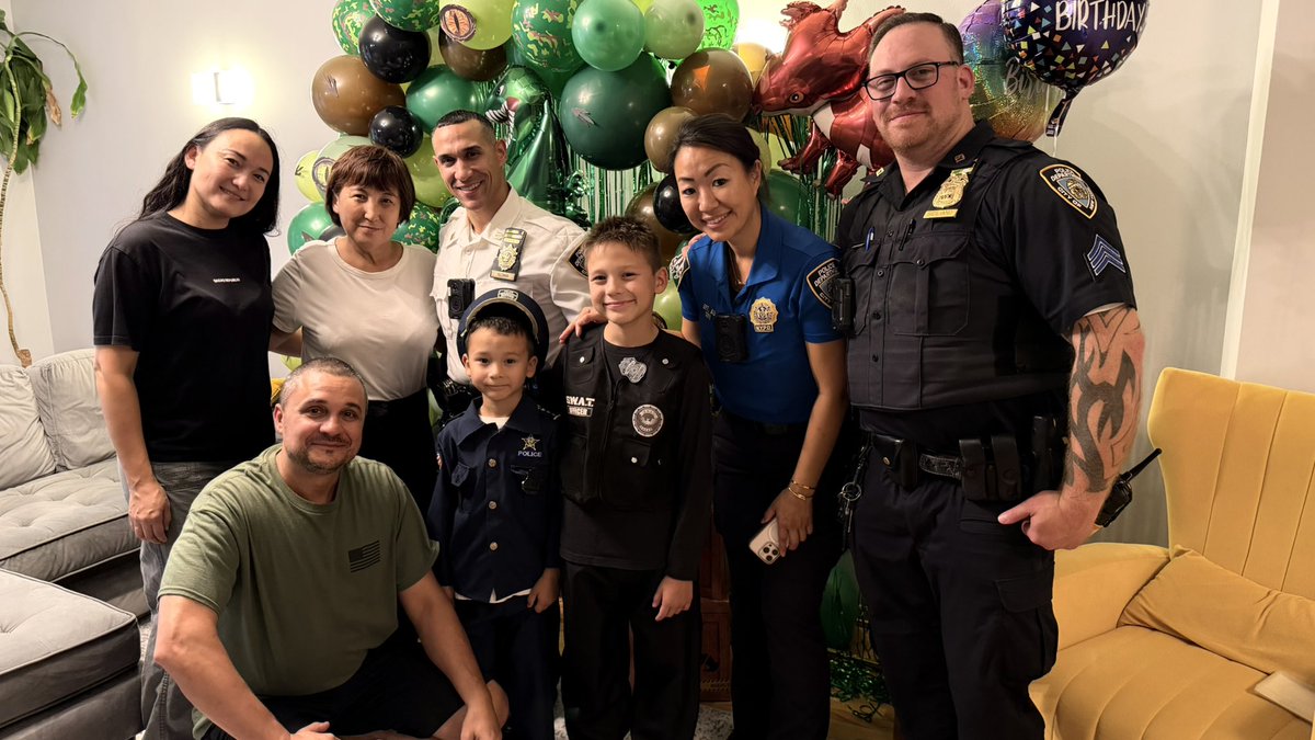 NYPD61Pct's tweet photo. We had the pleasure of surprising Charles on his 5th birthday! It was wonderful to help make his special day a little more memorable. We wish you a very happy birthday filled with laughter, good health, and many great memories!

Happy Birthday, Charles! 🥳 https://t.co/t5QjAT9yJx