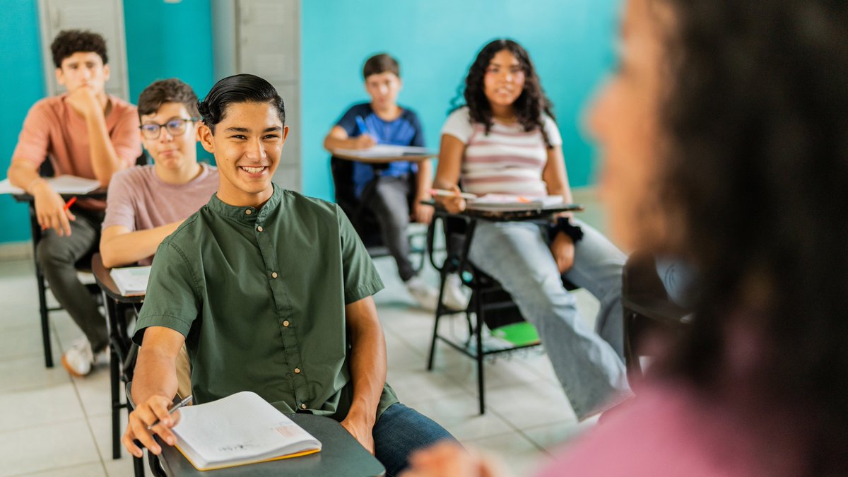 SDLBACK's tweet photo. School leaders have a key role to play in ensuring that all teachers are able to deliver instruction that promotes multilingual students’ growth.   https://t.co/3ba1d2KlSO https://t.co/2DWIR25TOk