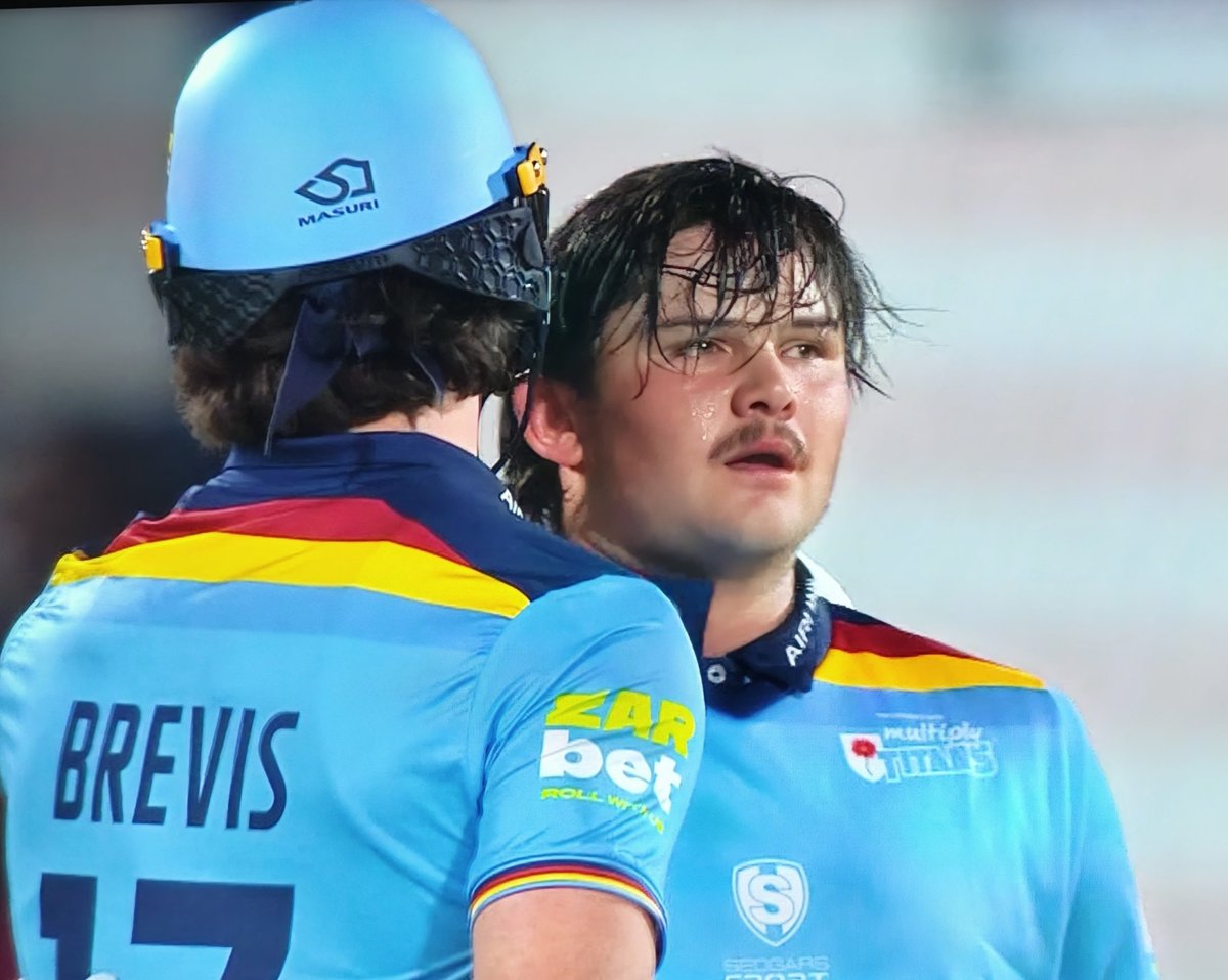 Werries_'s tweet photo. 31 October 2022

Dewald Brevis 162(57) vs Knights

13 sixes

2 October 2026

Lhuan-dre Pretorius 188*(79) vs Knights

13 sixes https://t.co/FT96th4X9P