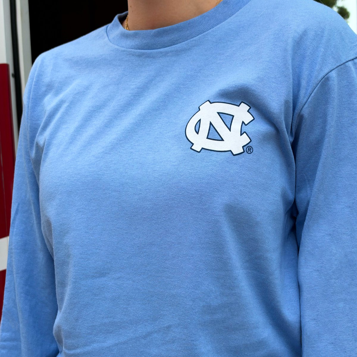 BloodConnection's tweet photo. Hey UNC, this one’s for you! Earn an exclusive long-sleeve* plus $20 TBC Rewards when you give blood on campus tomorrow (10/7) with TBC. *while supplies last.

📌Morehead Planetarium
📌Adams School of Dentistry
📌Frank Porter Student Union - Inside
📌Frank Porter Student Union - Outside

🔗https://t.co/TmeqTsGgaI